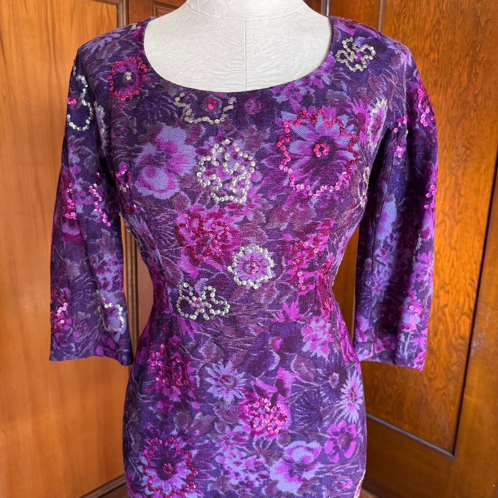 Vintage 50s 1950s Purple Floral Sequin Embellished Wiggle Cocktail Dress, Sz L